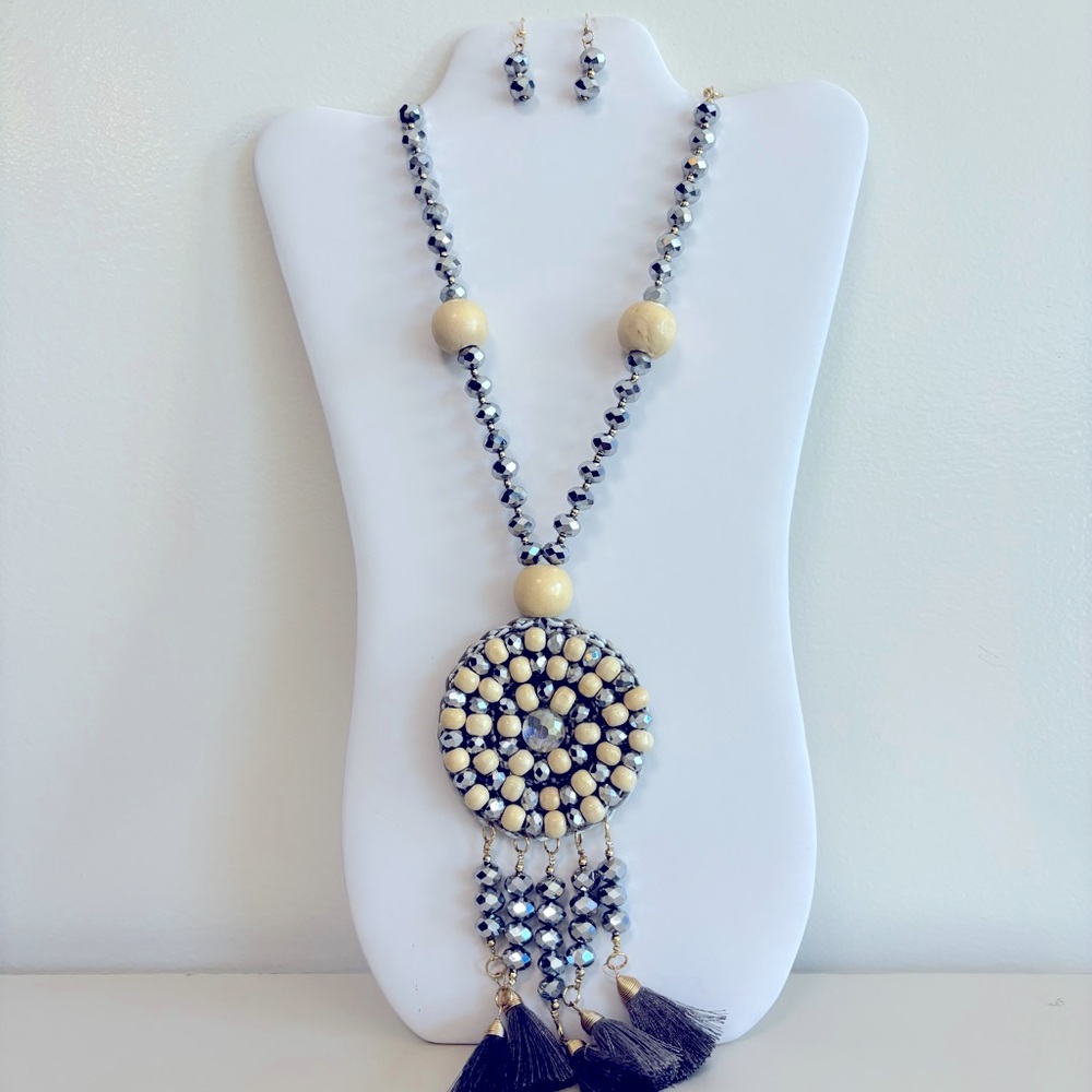 ✨New Listing✨Handcrafted macramé with wood and bead dream catcher necklace